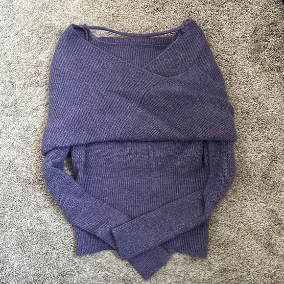 Off shoulder sweater - Picture 5 of 5